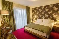 Hotel Boutique Belvedere Hotels in Буштень