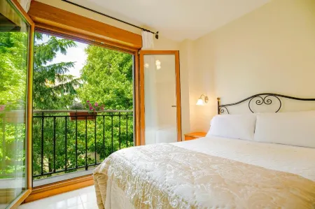 Hotel Arce Отели рядом с достопримечательностью «Castelo de Monterreal»