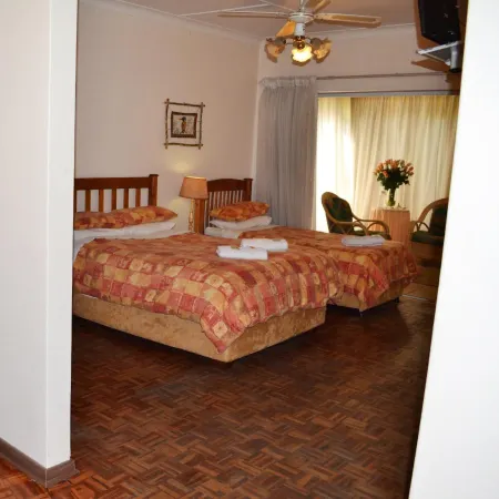 Dove's Nest Guest House Отели рядом с достопримечательностью «Императорский дворец»