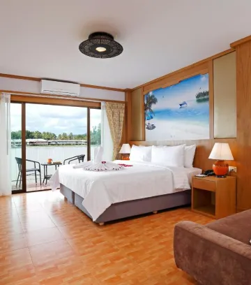 ห้องดีลักซ์เตียงใหญู่หรือเตียงแฝดพร้อมวิวทะเลสาบ