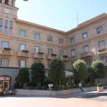 Enjoy 1313AG Hotel Touring Hotels near Chiasso Station