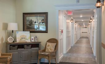 Harbor House Inn