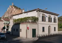 VillAmorosa Hotels in Calci