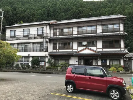 Ryujin Onsen Marui Ryokan Отели рядом с достопримечательностью «Ryujin Onsen Motoyu annex»