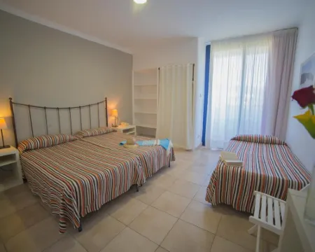 CASA DEL MAR ROSES SL Hoteles en Rosas