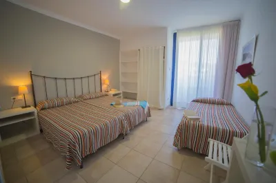 Casa Del Mar Hotel & Apartaments Hotels in Palau-Sabardera
