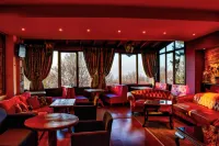 Tasia Mountain Hotel