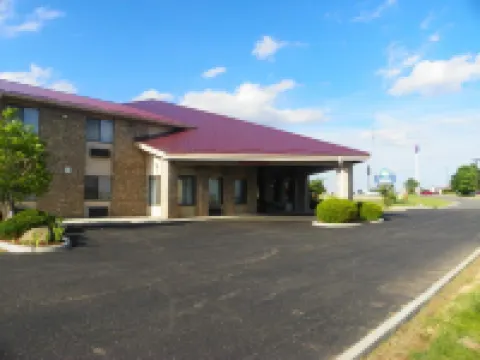 Royalton Inn & Suites Upper Sandusky Hotels in Upper Sandusky