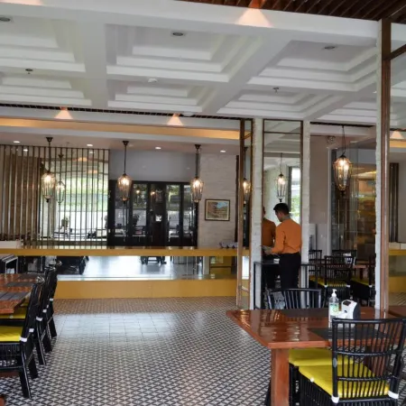Carlosta Hotel