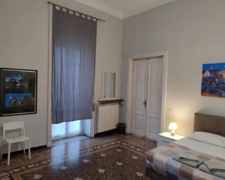 アルベルゴ ロカンダ アランブラ ジェノアのホテル