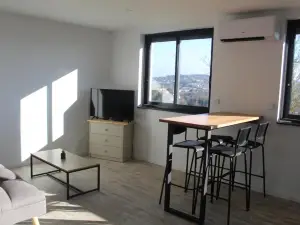 Immeuble renove au Centre d'Auch.
