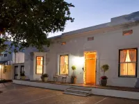 Kolonie's Tuin Hotels near De Oewer Restaurant