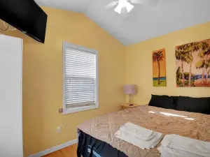Surf City 2Br Model Home with Pool and Boat Ramp Access