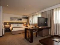 Hotel Los Españoles Plus Hotels near Sky Costanera