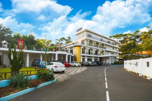 La Nicholas Lake View by Summit Hotels - Pools