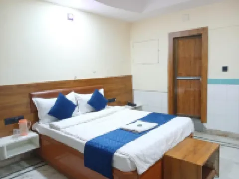 Hotel Yogeshwer 默黑薩納酒店