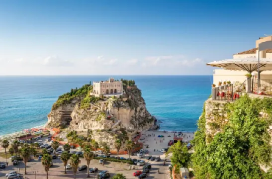 Mare - A Jungle Retreat