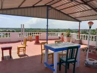 Holi-Wood Guesthouse