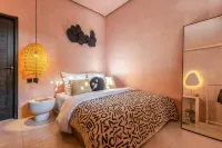 Casa Ateliero Boutique Hotel Canggu - 인 (Inns)