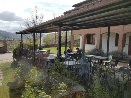 Agriturismo le Due Cascine Отели в г. Кастельнуово-Кальчеа