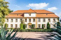 Stadtschloß Hecklingen Hotels in der Nähe von Grafikstiftung Neo Rauch