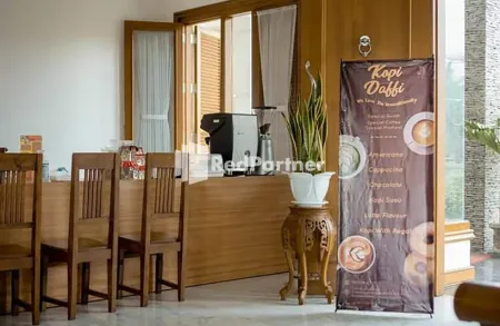 RedDoorz at Daffi Araya Отели в г. Blimbing