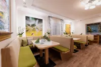 Thermenhof Puchasplus Loipersdorf Hotels in Feldbach