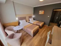 Hotel Enkelana ポグラデツのホテル