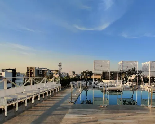 Hotel Centre Point Hotels near Sitabuldi Fort