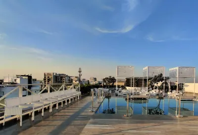 Hotel Centre Point โรงแรมใน