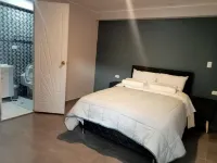 Mmarros Hostel Hotels near Alejandro Velasco Astete International Airport