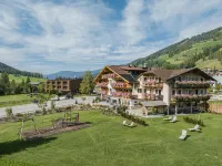 Hotel Waldheim فنادق في Comelico Superiore