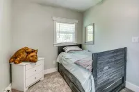 White Lake Vacation Rental about 5 Mi to Skiing! - spa