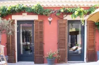 La Maison Clémenceau Hotels in Eyguieres