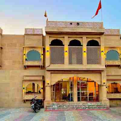 Siyavar Palace Hotel Exterior