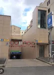 A 2 Passi Dai Musei Luxury Guest House - parking
