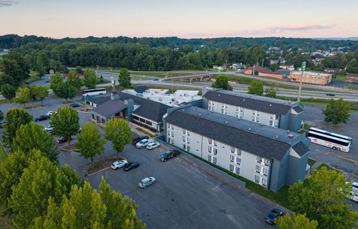 Holiday Lodge Hotel and Conference Center