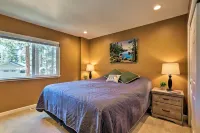 Incline Village Home 1 Mi to Skiing and Beaches! Hotel in zona Sand Harbor