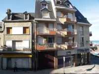 Hôtel de Calais Hotels in der Nähe von Vue Panoramique du Tréport