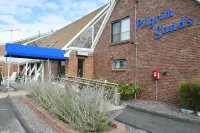 Pilgrim Sands on Long Beach Hotels near Pinewood Lodge Campground and Function Hall