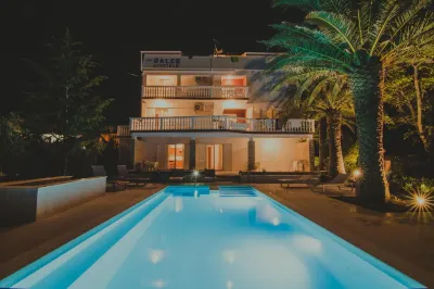 Seagull Pool Apartments & Studios Hotels near Plaža Straško
