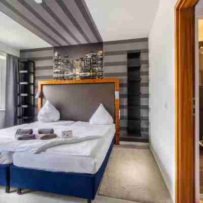 SL'Otel Budget Rooms