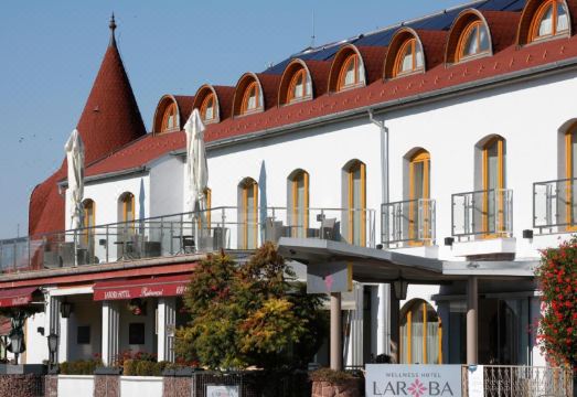 라로바 호텔