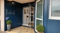 Louis Hotel