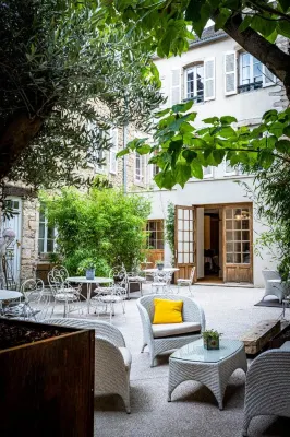 Les Remparts Hôtels et Demeures Historiques Hotels in Beaune