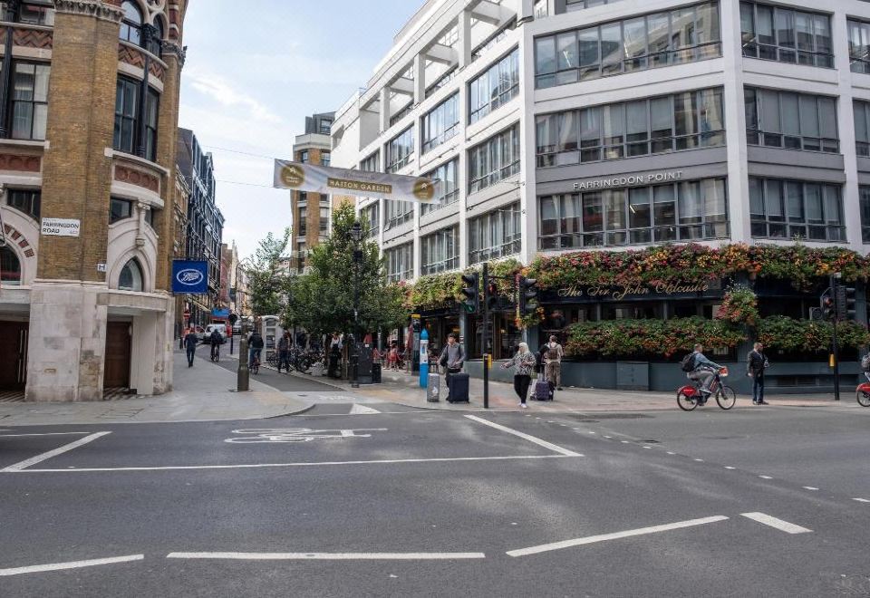 햇튼 가든 호텔 건물 이미지