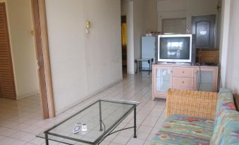 Paradise Lagoon Apartment
