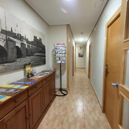 Hostal Abastos Отели рядом с достопримечательностью «Центральный рынок Валенсии»