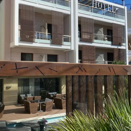 Deves Hotel
