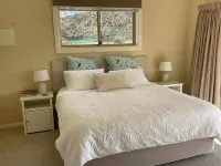The Cottage-Gather the Crew or the Family and Prepare for Fun Times and Relaxation. Making Memories - parking
